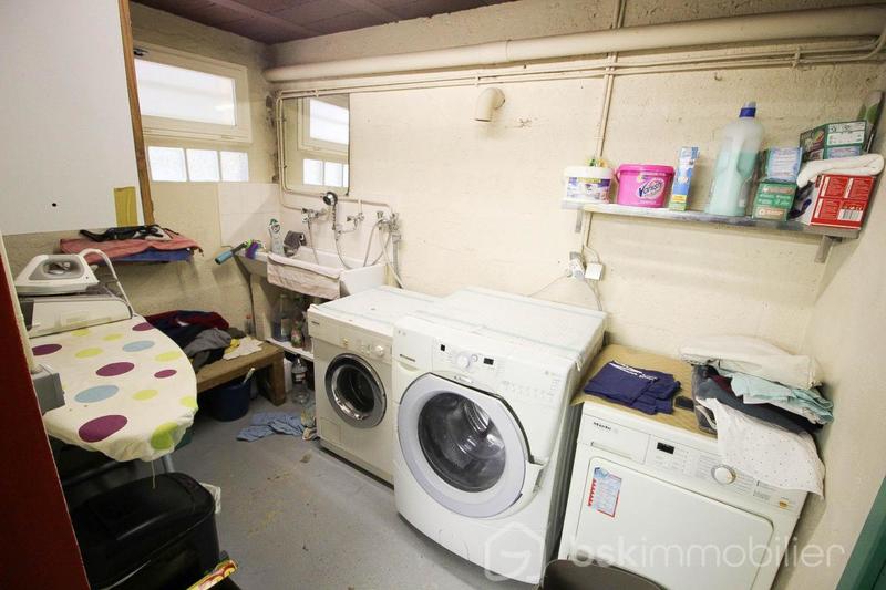 Demeure - 172 m² - 9 pièces