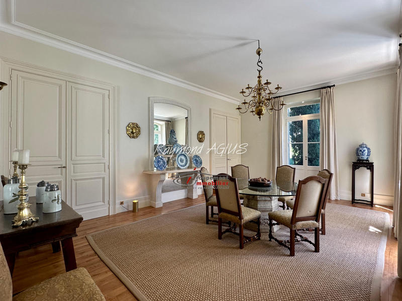 Maison de village - 430 m² - 12 pièces