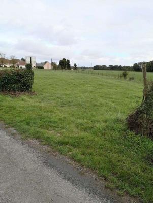Terrain constructible - 1 800 m²
