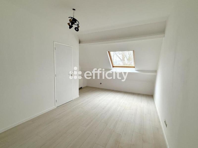 Maison - 181 m² - 6 pièces