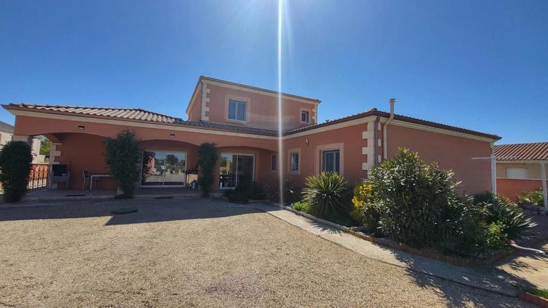 Villa - 220 m² - 6 pièces
