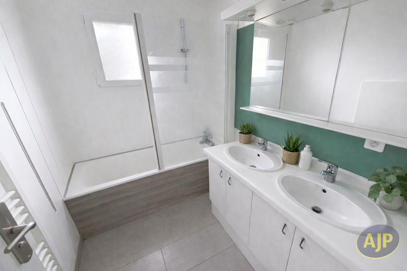 Maison - 82 m² - 5 pièces