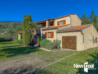 Propriété - 132 m² - 4 pièces