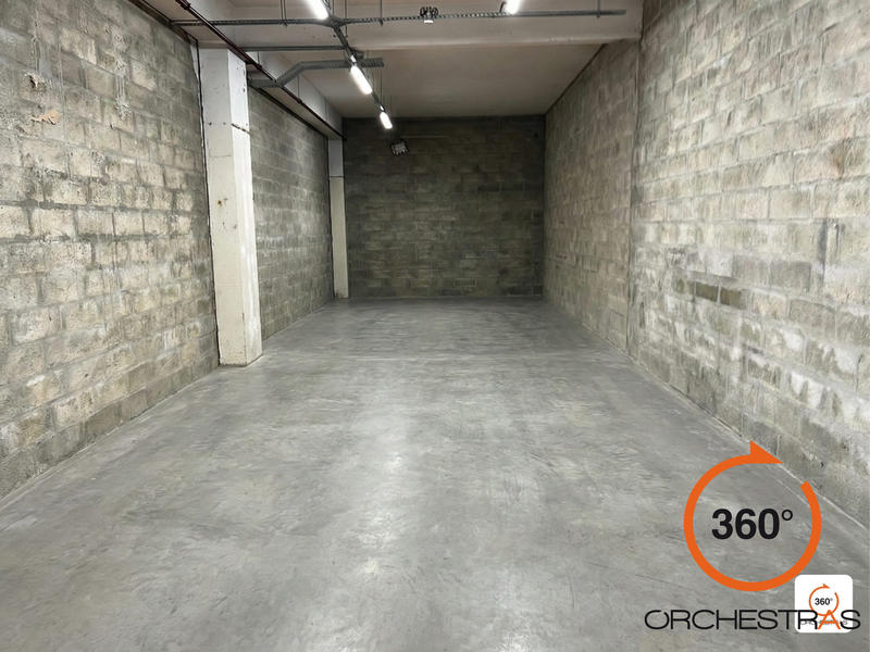 Local d'activités - 423 m²