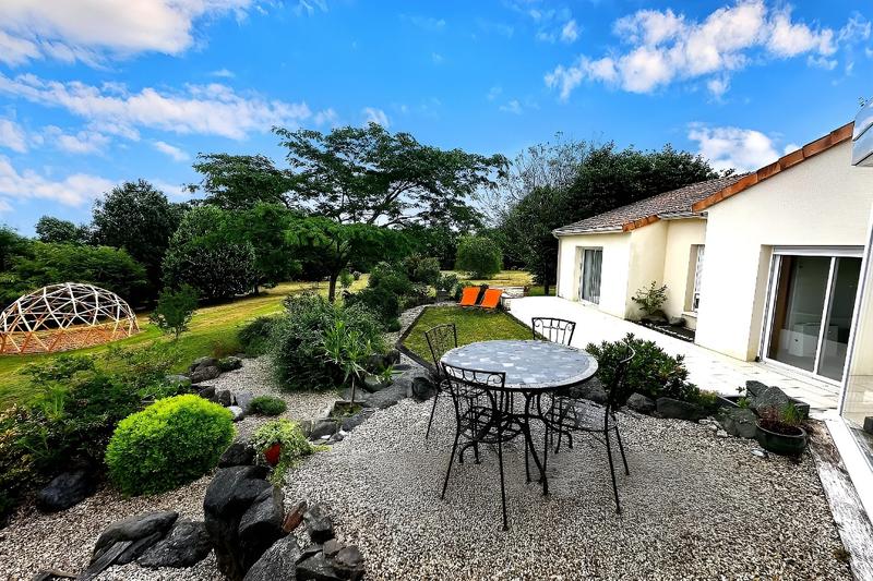 Maison - 319 m² - 15 pièces