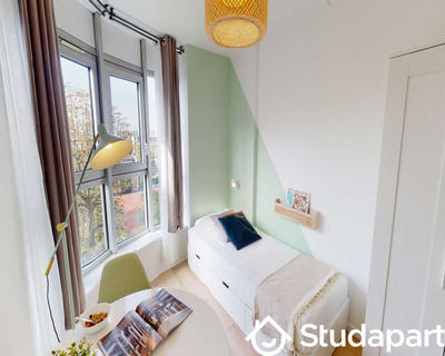 Chambre - 80 m² - 1 pièce