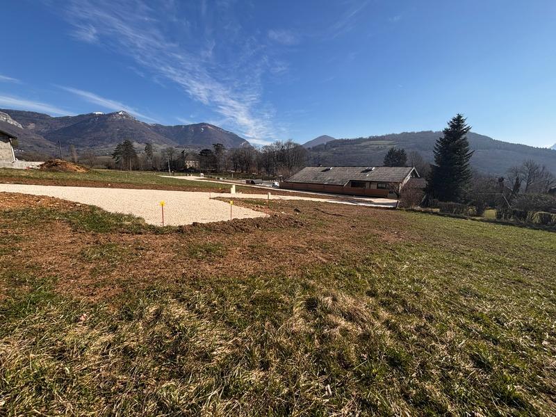 Terrain constructible - 647 m²