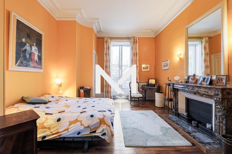 Appartement - 229 m² - 7 pièces