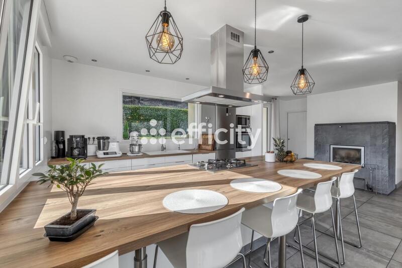 Maison - 188 m² - 6 pièces