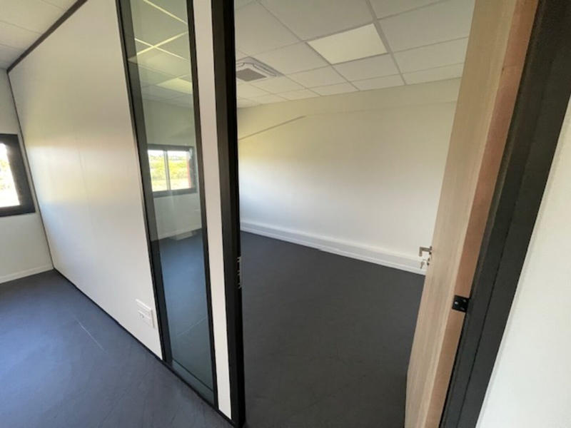 Local d'activité / Entrepôt - 660 m²