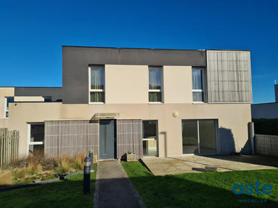 Maison - 92 m² - 6 pièces