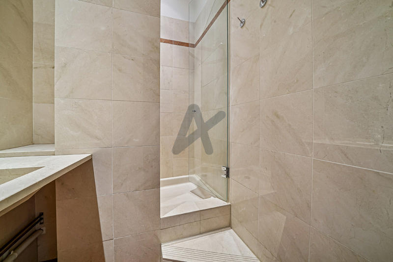 Appartement - 197 m² - 7 pièces