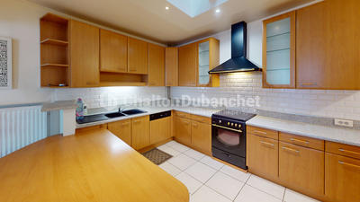 Appartement - 221 m² - 8 pièces