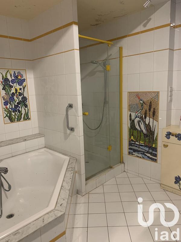 Maison - 300 m² - 9 pièces