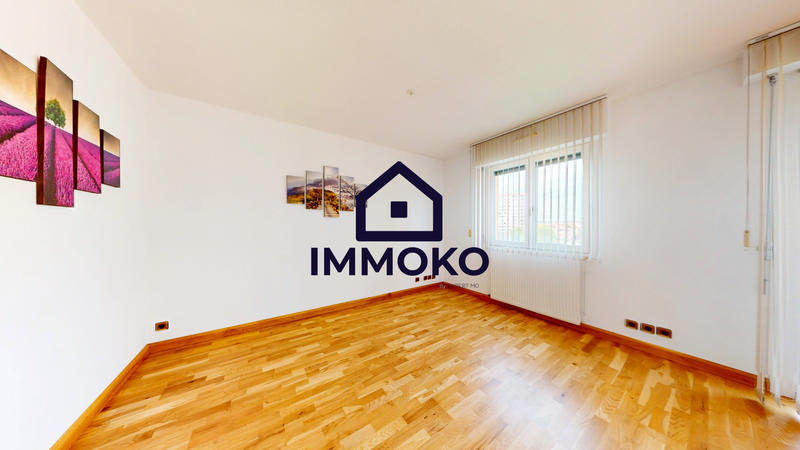 Appartement - 102 m² - 4 pièces