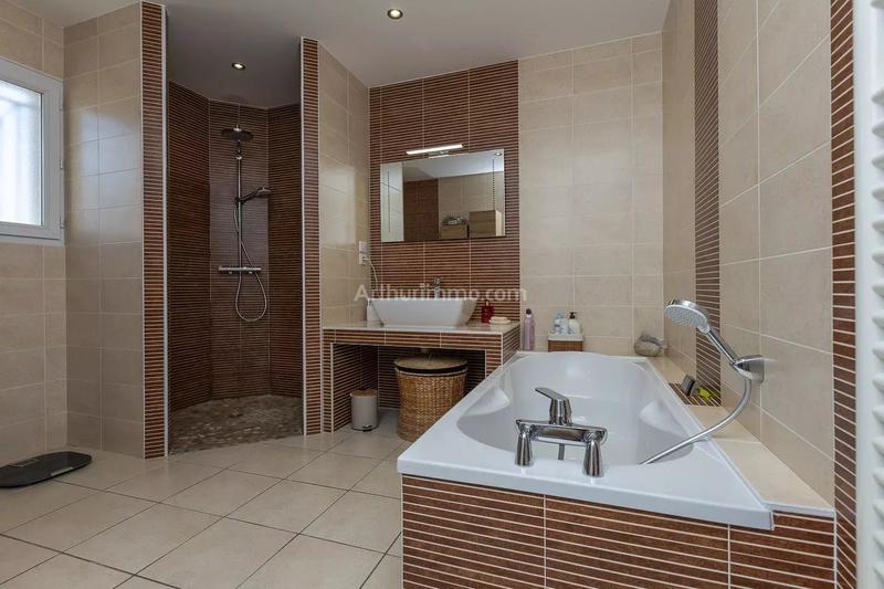 Maison - 102 m² - 4 pièces