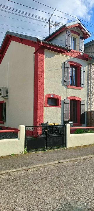 Maison - 90 m² - 5 pièces