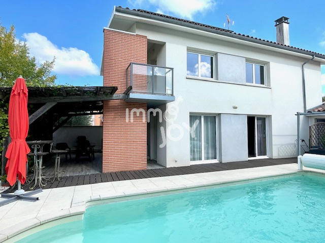 Maison - 110 m² - 5 pièces