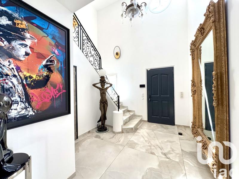 Maison - 225 m² - 7 pièces