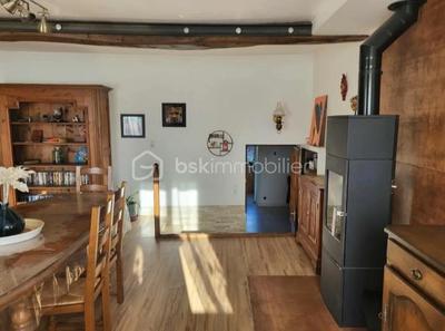 Maison - 258 m² - 8 pièces