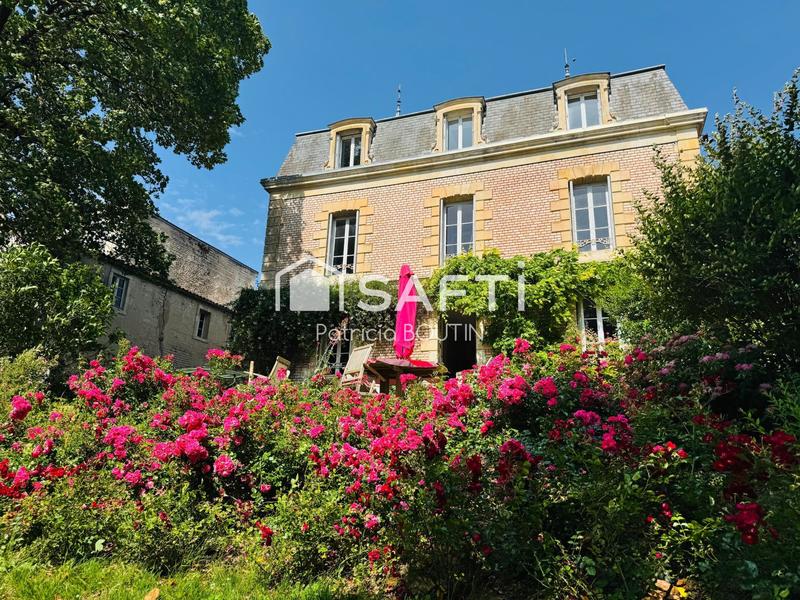 Maison de maîtres - 339 m² - 13 pièces