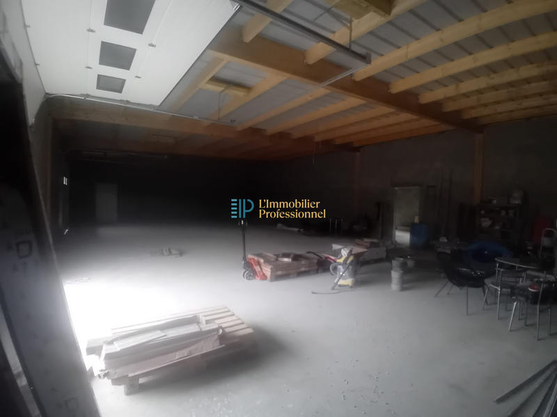 Local d'activités - 290 m²