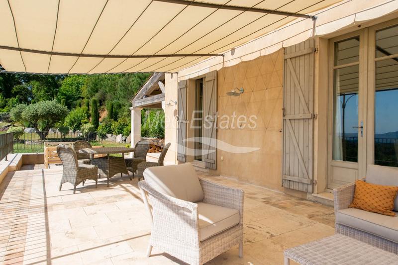 Villa - 247 m² - 7 pièces