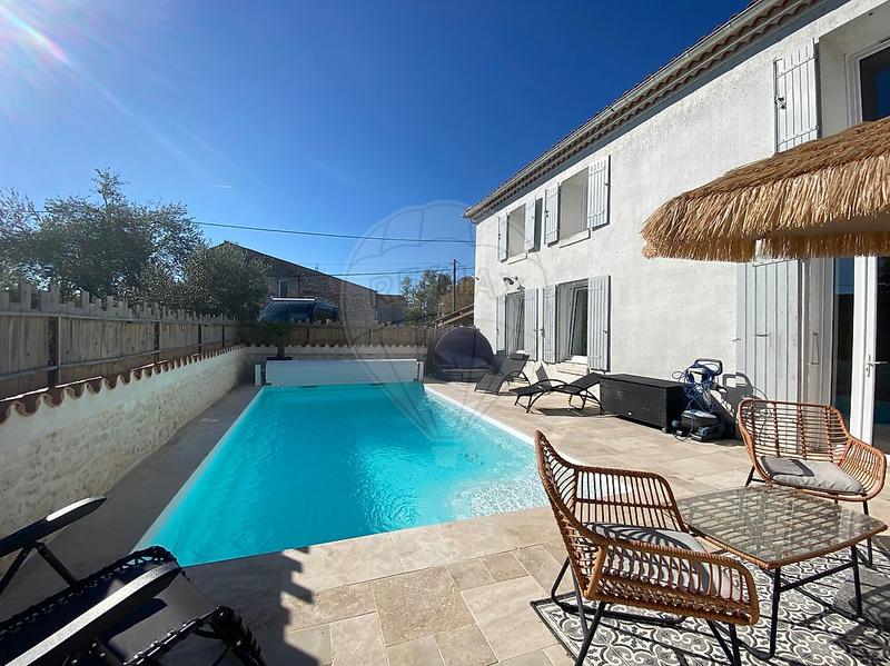 Maison - 205 m² - 7 pièces