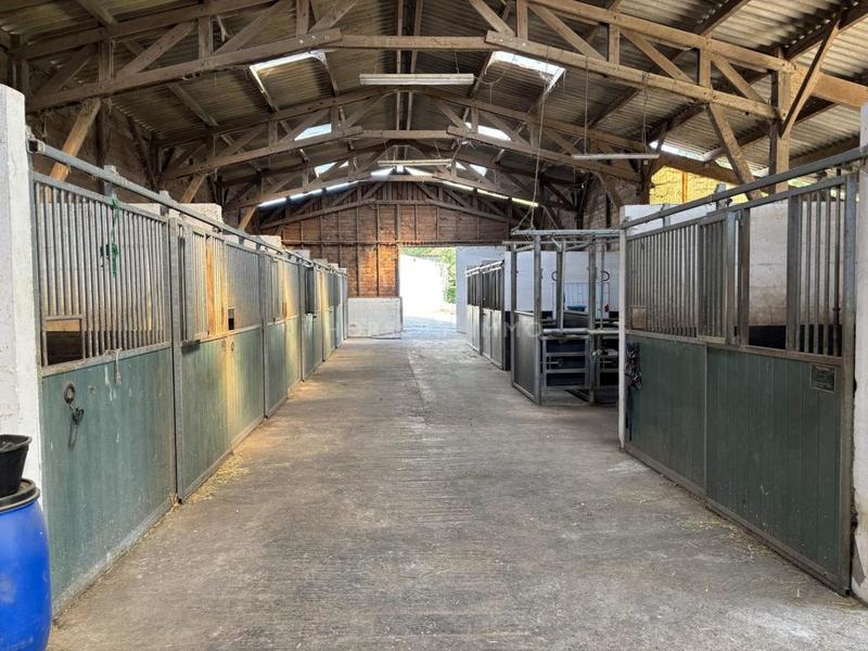 Maison - 310 m² - 7 pièces