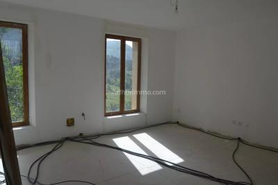 Maison - 120 m² - 3 pièces