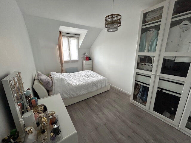 Maison - 122 m² - 7 pièces