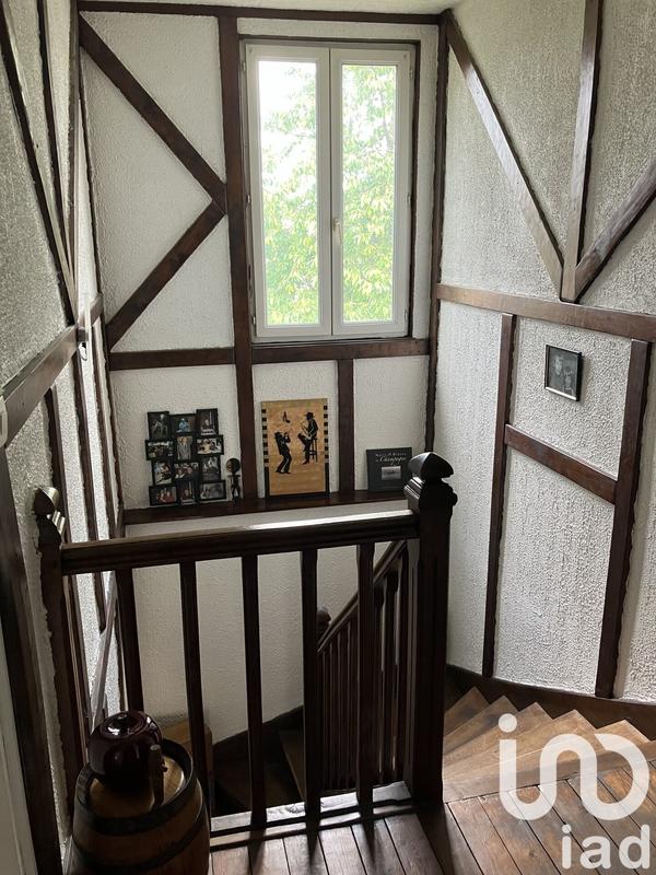 Maison - 220 m² - 8 pièces