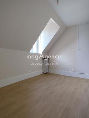 Appartement - 75 m² - 6 pièces
