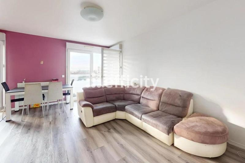 Appartement - 77 m² - 4 pièces