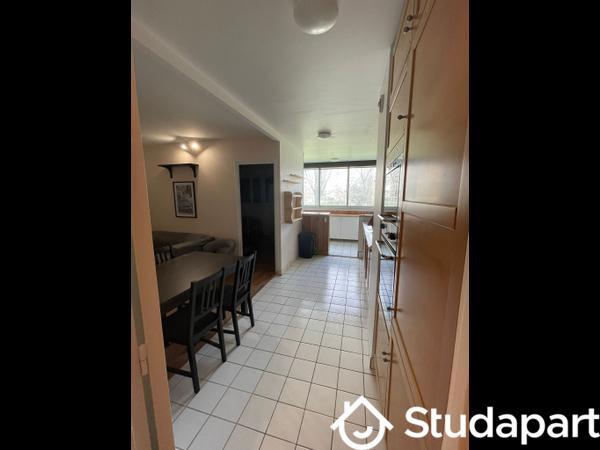 Chambre - 9 m² - 1 pièce