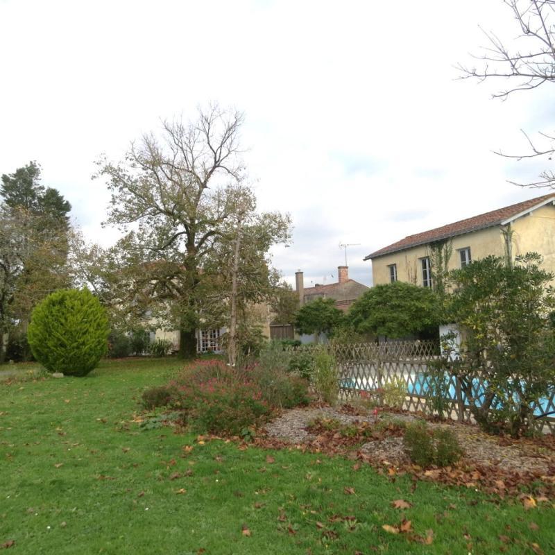 Maison de village - 200 m² - 11 pièces