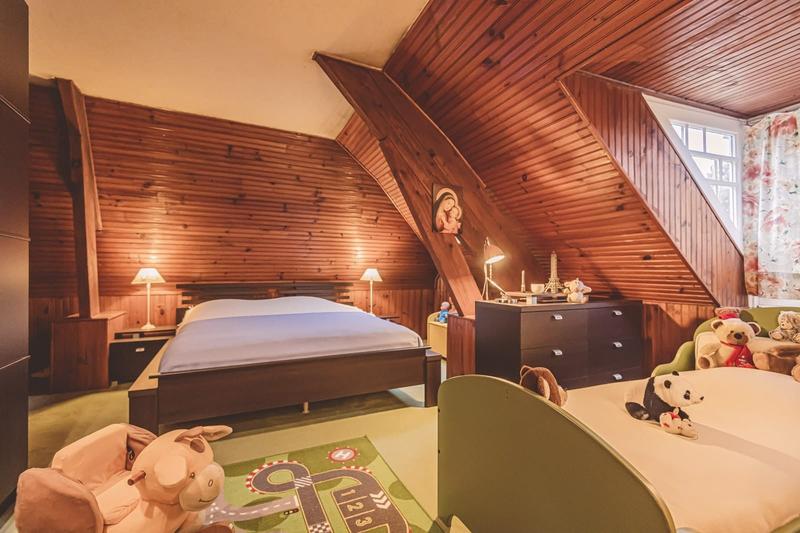 Villa - 275 m² - 9 pièces