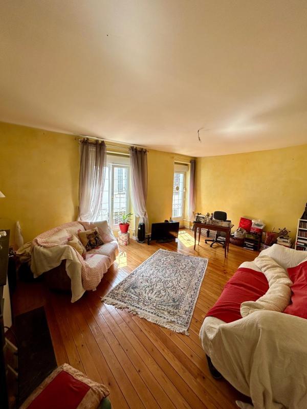 Maison - 180 m² - 5 pièces