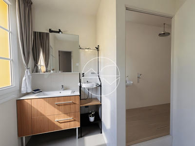 Appartement - 100 m² - 5 pièces