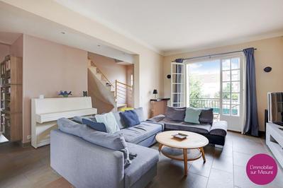 Maison - 250 m² - 7 pièces