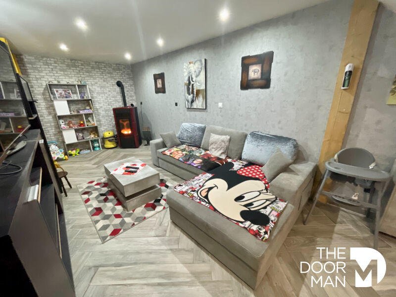 Maison - 198 m² - 8 pièces