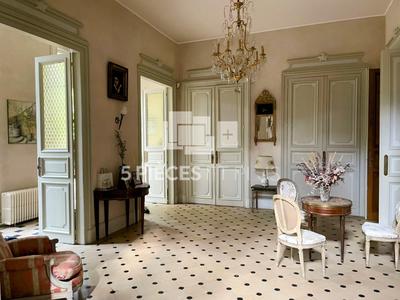 Hôtel particulier - 600 m² - 10 pièces