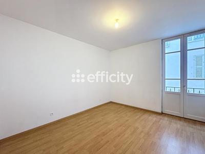 Appartement ancien - 95 m² - 5 pièces