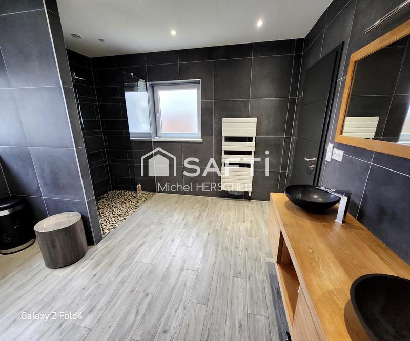 Maison - 145 m² - 4 pièces