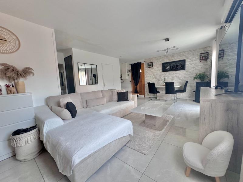 Maison - 95 m² - 6 pièces