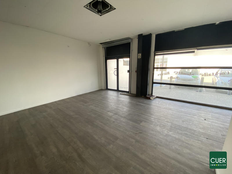 Local commercial - 128 m² - 2 pièces