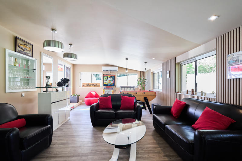 Maison - 197 m² - 7 pièces