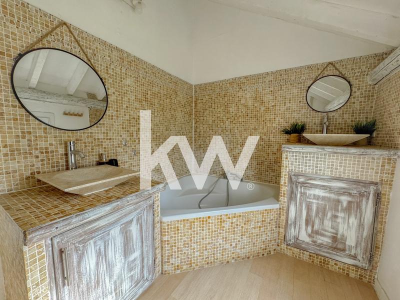 Propriété - 166 m² - 9 pièces