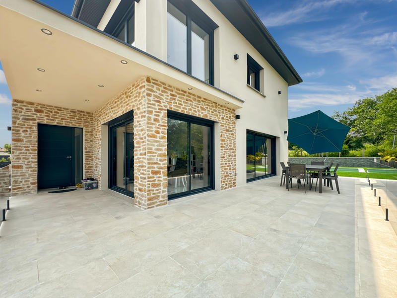 Maison - 180 m² - 6 pièces