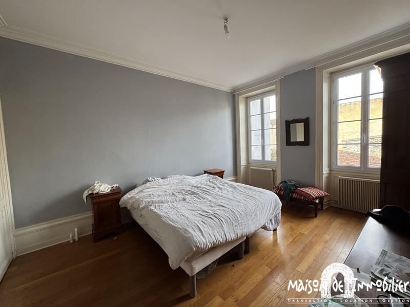 Maison - 219 m² - 7 pièces